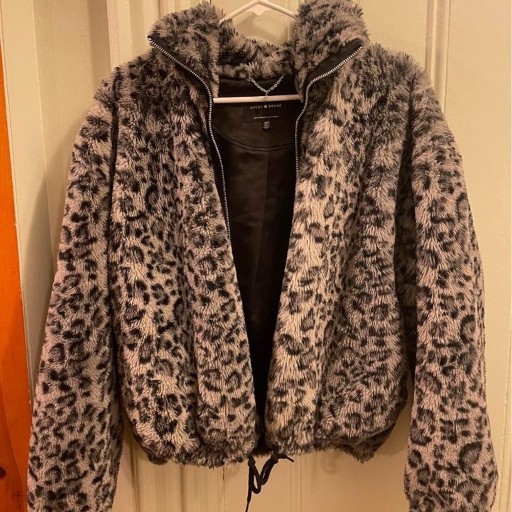 Lucky Brand gray leopard faux fur jacket